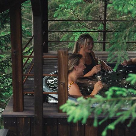 Hyssna Forest Resort エクステリア 写真